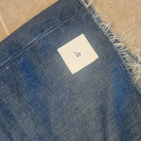 NEW! OLD NAVY high rise 5" cut off denim jean shorts 12. - Picture 5 of 6